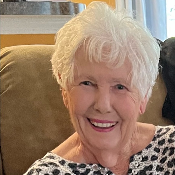 Meet your Posher, Pam - Picture 3 of 4